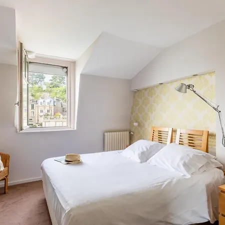Hotel De La Vallée 3*