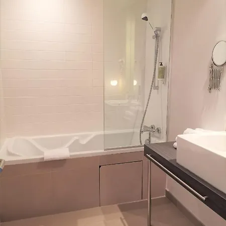 De La Vallée 3*